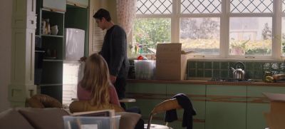 - There's nothing to eat.
- What are you looking for? - After We Fell