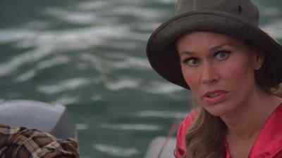 There's nothing here, Captain. - Killer Fish