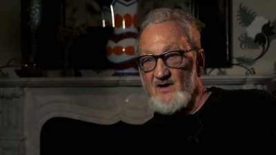 There's nowhere for them
to hide anything. - Hollywood Dreams & Nightmares: The Robert Englund Story