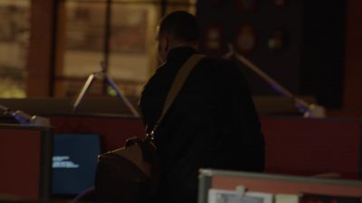 There's one of our
missing repairmen. - NCIS