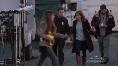 There's only one person
who's fingerprints were found - Last Scene Alive: An Aurora Teagarden Mystery