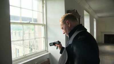 There's only one there,
but they're mostly on this window. - Spooked Scotland