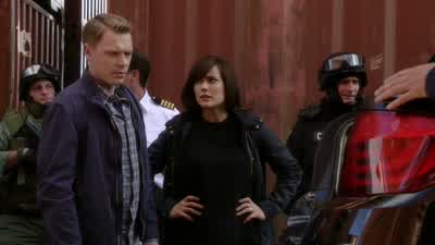 There's over 2,000 people who work in this harbor. - The Blacklist