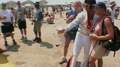 There's people
dressed ridiculously - Woodstock 99: Peace Love and Rage