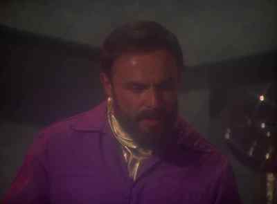 There's my plane! - The Six Million Dollar Man