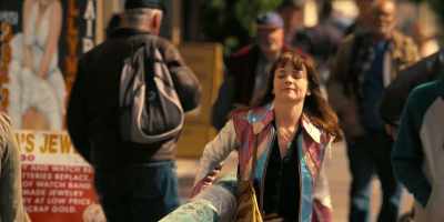 ♪ There's revolutions ♪ - Girlboss