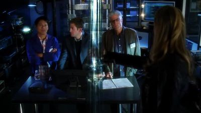 There's your second set of prints. - CSI: Crime Scene Investigation