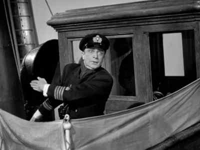 There's someone semaphoring from the bridge! - The Spy in Black