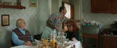 There's this shirt… here's a little hole. - Da grandi
