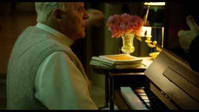 - There's some.
- Ah, okay. Thank you. - The Two Popes