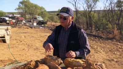 There's some bigger bits up here.
(INDISTINCT REPLY) - Outback Opal Hunters