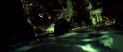There's somebody in here. - Pearl Harbor