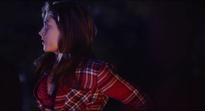 There's something wrong with her - Tonight She Comes