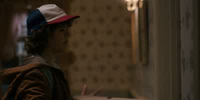 - There's something wrong with your sister. - Stranger Things