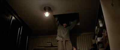 - There's space up here.
- Be careful. - Annie