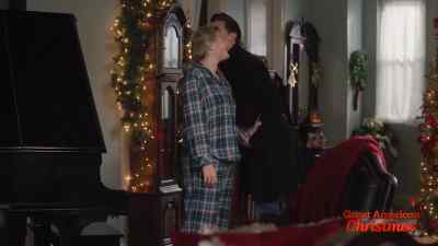 There's another ten
in the oven. - A Little Women's Christmas
