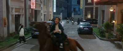 There's this terrorist hostage
situation going on, so... - Ride On