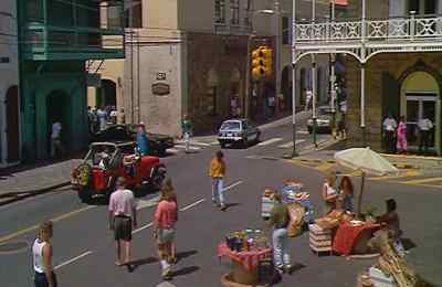 - There's the bank.
- Where? - Weekend at Bernie's II