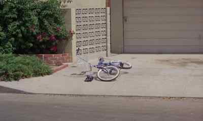 There's the bike.
Come on. - The Million Dollar Duck