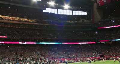 There's the kickoff
and we are underway. - 80 for Brady