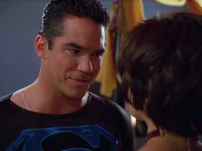 There's the target, gentlemen. - Lois & Clark: The New Adventures of Superman