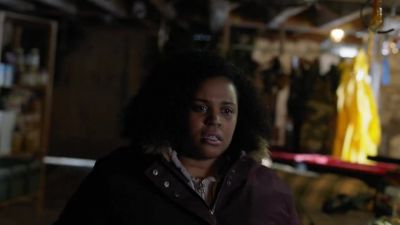 There's water
on the floor. - Manifest