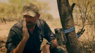 THESE ARE MOTION-SENSORED,
SO EVERY TIME SOMETHING PASSES - Expedition Mungo