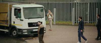 These are the tiny cockheads
that are holding my cucaracha. - Hitman's Wife's Bodyguard