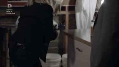 - These are Trudy's?
- Yeah. Too small for me. - The Brokenwood Mysteries
