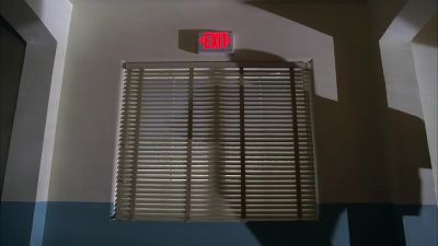 These doors are open.
I can get us out of here. - Heroes
