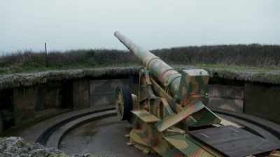 These enormous artillery pieces,
these heavy, - Secret Nazi Ruins