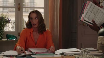 These forms came from the labor office. - Emily in Paris