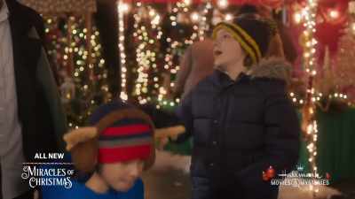 These kids could teach
a master class. [CHUCKLES] - A Godwink Christmas: Second Chance, First Love
