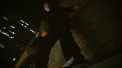These pigeons take off,
and Murphy loses his balance, - History's Greatest Heists with Pierce Brosnan