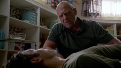 - These restraints too tight?
- No, it's okay. - Under the Dome