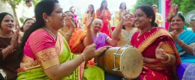 "These troublesome bangles
won't stop clinking today." - Sonu Ke Titu Ki Sweety