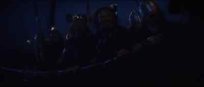 - They are heading for the fog.
- We'll get them! - The Vikings