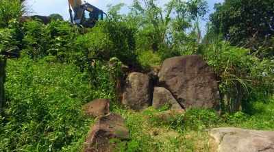 They are hoping
the boulder blocks a tunnel - Lost Gold of World War II