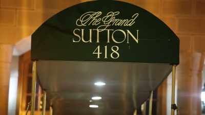 They arrived
to the Grand Sutton - New York Homicide