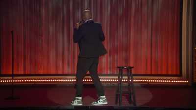 They be looking at the wall,
like, "This shit right here. - Marlon Wayans Presents: The Headliners