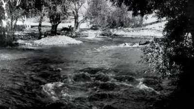 They had been kept in the dark
about the aqueduct - Flood in the Desert