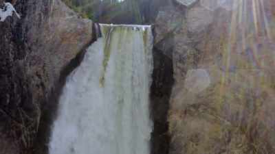 They didn't have fancy
climbing gear, no harnesses, - Yellowstone: One-Fifty
