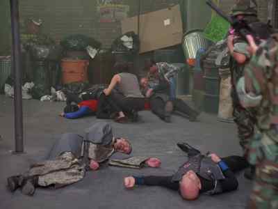 They didn't make it. - Lois & Clark: The New Adventures of Superman