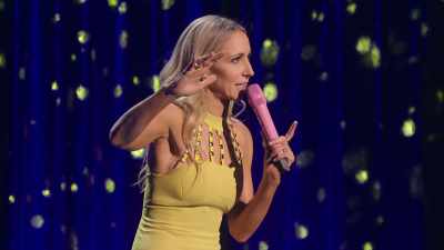 They do better than musicians,
than actors. - Nikki Glaser: Good Clean Filth