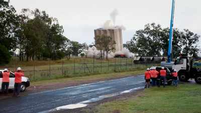 They... they do not bring
the structure down. - Engineering Catastrophes