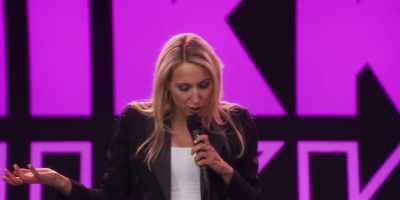 They don't care, until they wake up - Nikki Glaser: Bangin'