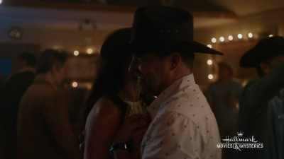 ♪ They don't see you
like I do I do, I do ♪ - Big Sky River: The Bridal Path