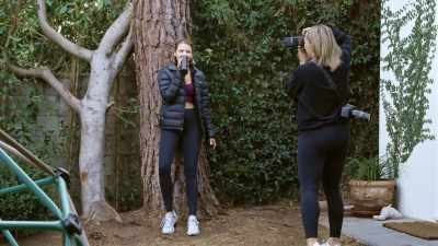 They fake hikes
in the redwoods - Fake Famous