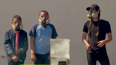 THEY FIRST NEED TO SEE
IF THE COMPOUND BOW - Mythbusters Jr.