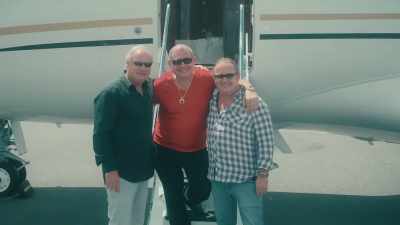 They flew first class, they
stayed at top-level hotels, - From Russia with Lev